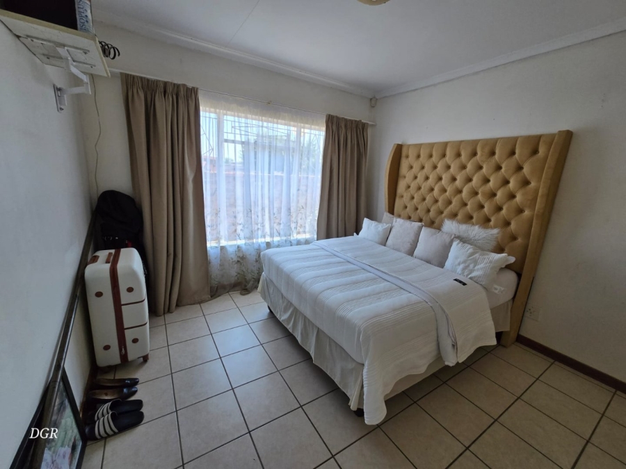 2 Bedroom Property for Sale in Riviera Northern Cape